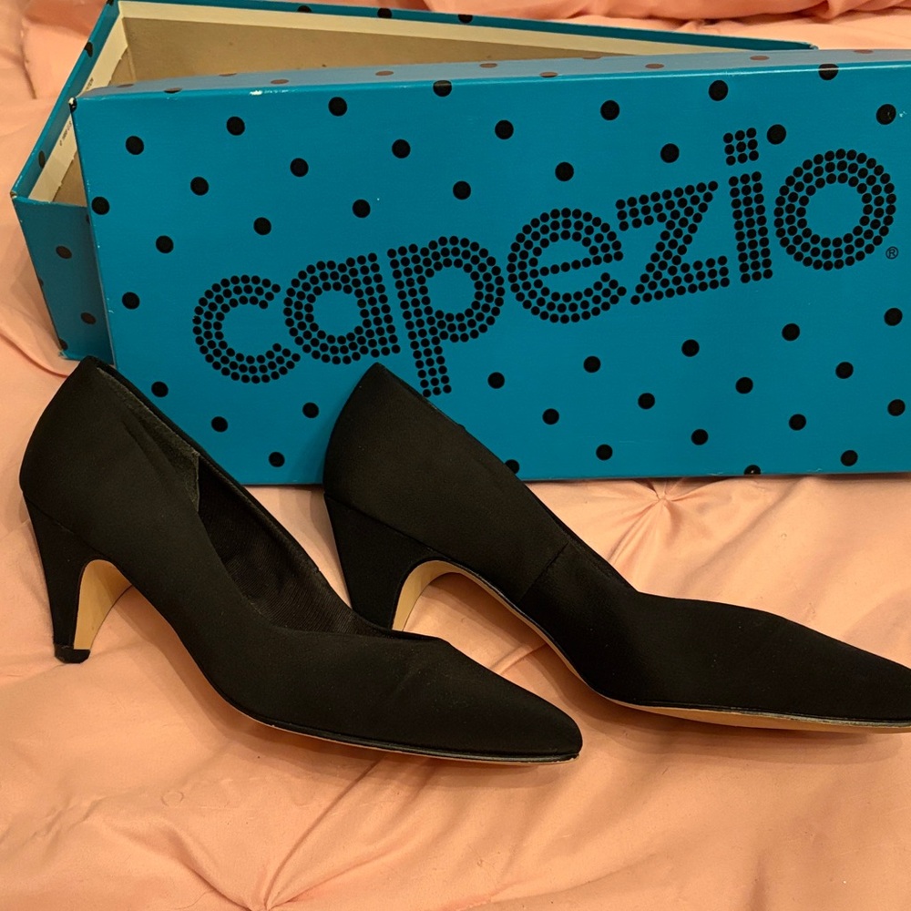 Vintage Capezio Elegant Black Heels with box
